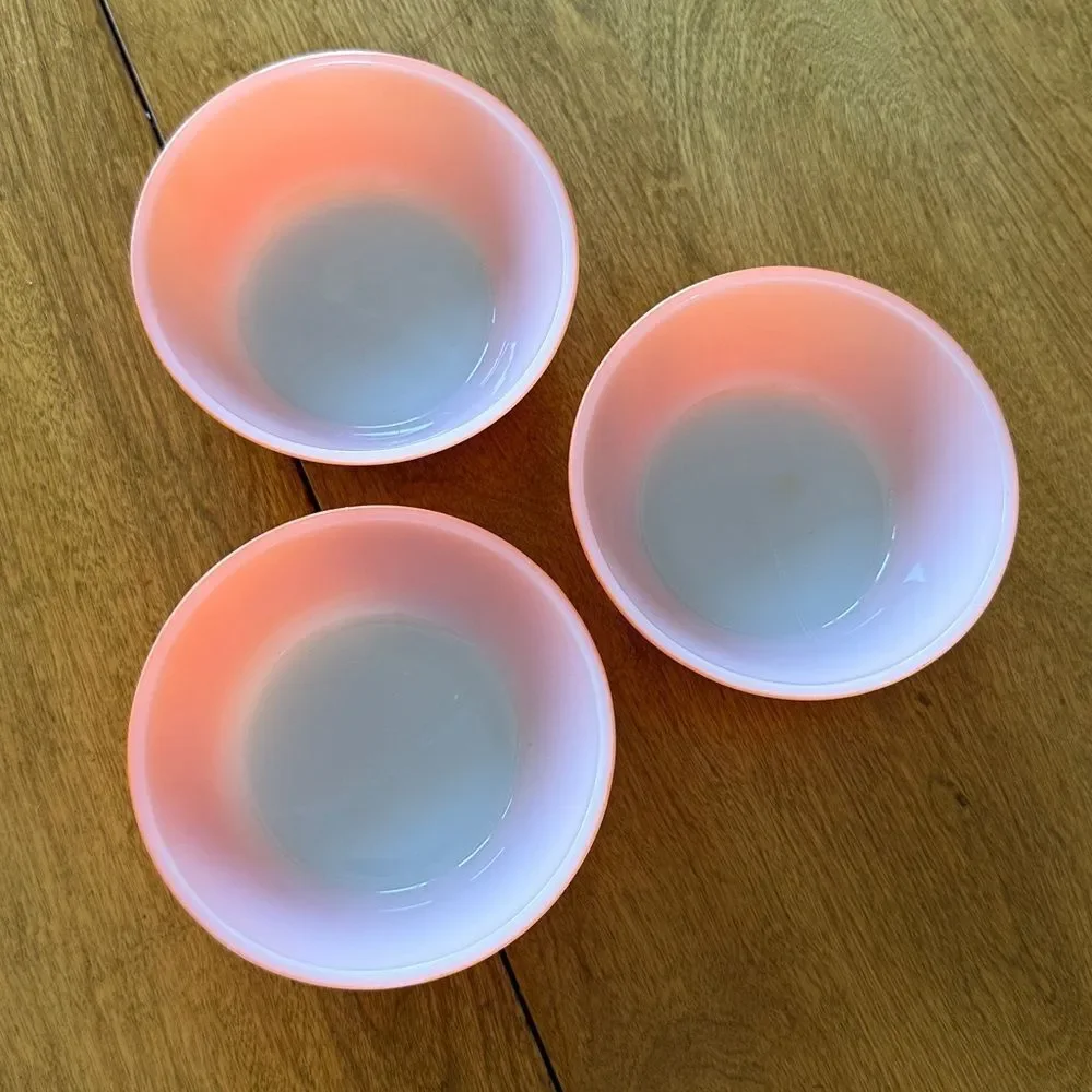Set of 3 Anchor Hocking cereal bowls